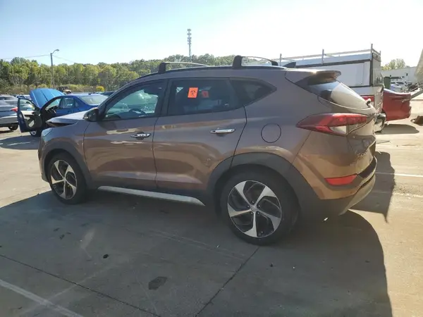 KM8J3CA22HU365065 2017 HYUNDAI TUCSON - Image 2