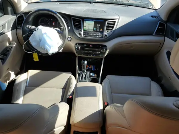 KM8J3CA22HU365065 2017 HYUNDAI TUCSON - Image 8