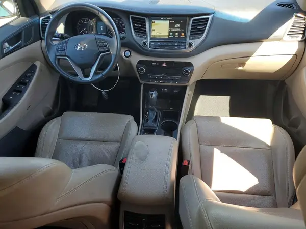 KM8J3CA22HU369682 2017 HYUNDAI TUCSON - Image 8