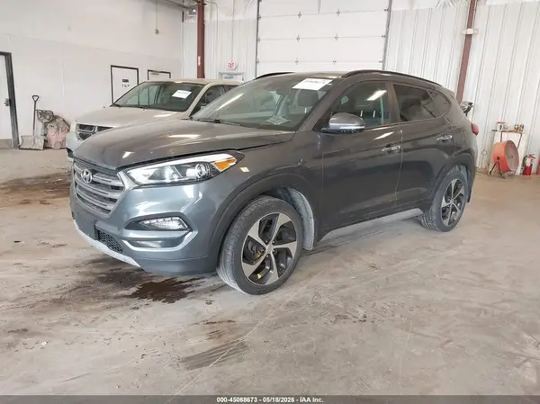 KM8J3CA22HU370024 2017 HYUNDAI TUCSON - Image 2