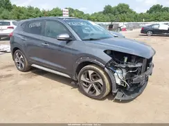 KM8J3CA22HU372548 2017 HYUNDAI TUCSON