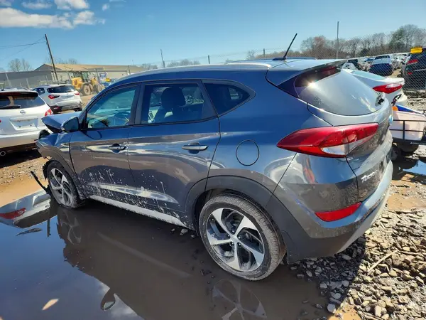 KM8J3CA22HU377233 2017 HYUNDAI TUCSON - Image 2