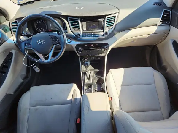KM8J3CA22HU377233 2017 HYUNDAI TUCSON - Image 8