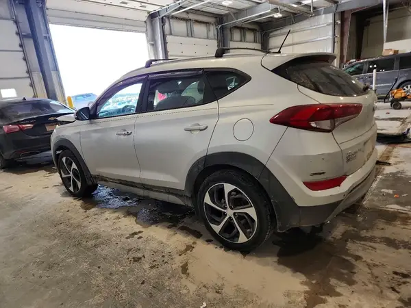 KM8J3CA22HU382187 2017 HYUNDAI TUCSON - Image 2
