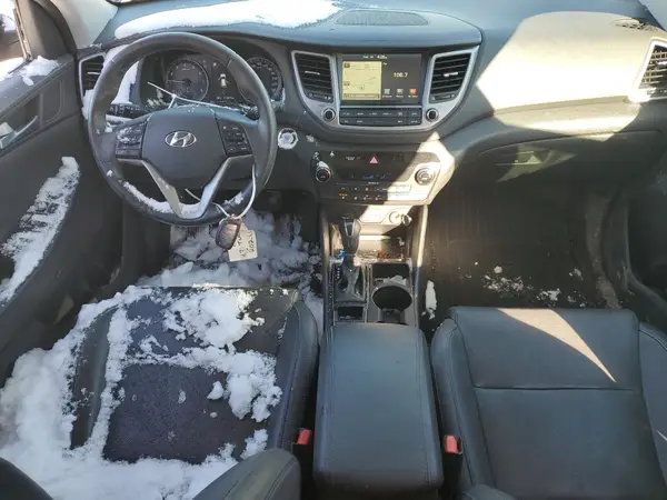 KM8J3CA22HU383520 2017 HYUNDAI TUCSON - Image 8