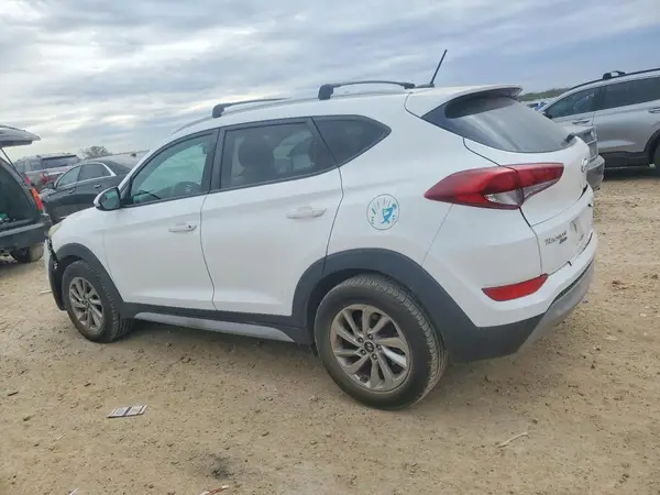KM8J3CA22HU385526 2017 HYUNDAI TUCSON - Image 2