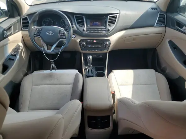 KM8J3CA22HU388779 2017 HYUNDAI TUCSON - Image 8