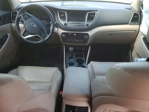 KM8J3CA22HU389074 2017 HYUNDAI TUCSON - Image 8