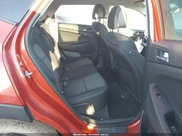 KM8J3CA22HU397577 2017 HYUNDAI TUCSON - Image 8