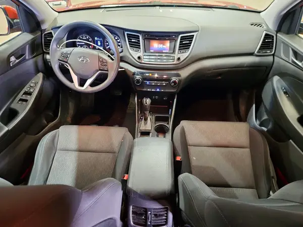 KM8J3CA22HU400056 2017 HYUNDAI TUCSON - Image 8