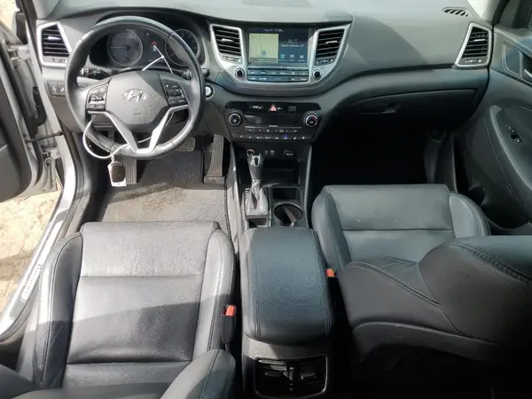 KM8J3CA22HU413681 2017 HYUNDAI TUCSON - Image 8