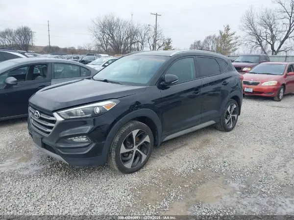 KM8J3CA22HU424163 2017 HYUNDAI TUCSON - Image 2