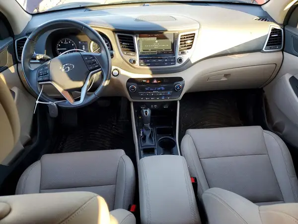 KM8J3CA22HU424616 2017 HYUNDAI TUCSON - Image 8