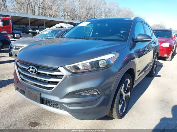 KM8J3CA22HU434272 2017 HYUNDAI TUCSON - Image 2
