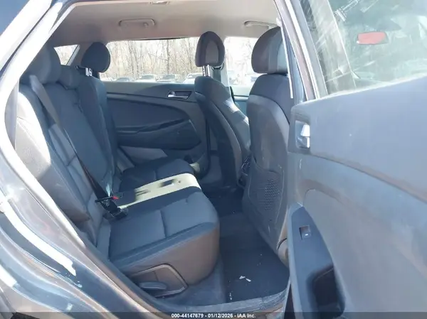 KM8J3CA22HU434272 2017 HYUNDAI TUCSON - Image 8