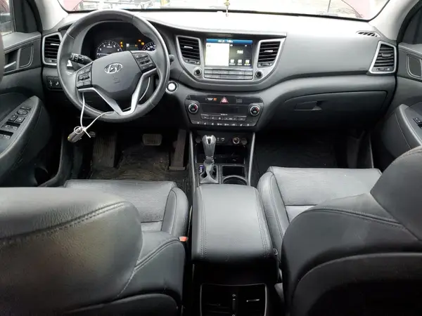 KM8J3CA22HU435566 2017 HYUNDAI TUCSON - Image 8