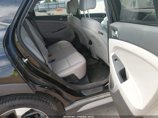 KM8J3CA22HU437883 2017 HYUNDAI TUCSON - Image 8