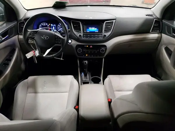KM8J3CA22HU460600 2017 HYUNDAI TUCSON - Image 8