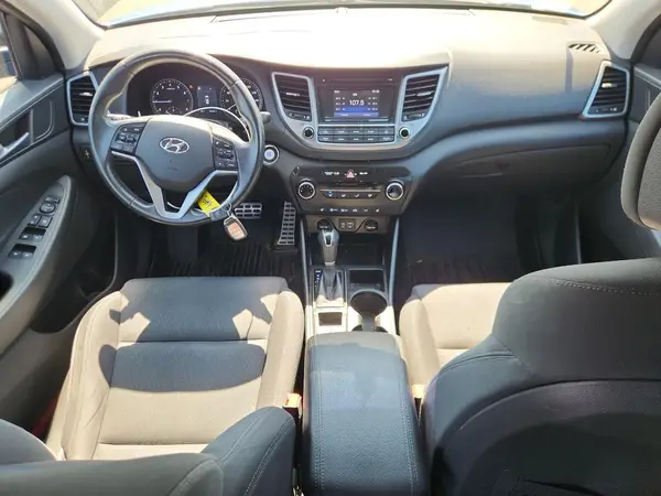KM8J3CA22HU464534 2017 HYUNDAI TUCSON - Image 8