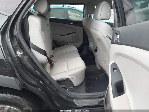 KM8J3CA22HU488476 2017 HYUNDAI TUCSON - Image 8