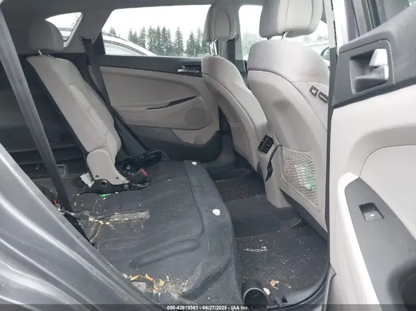 KM8J3CA22HU523100 2017 HYUNDAI TUCSON - Image 8