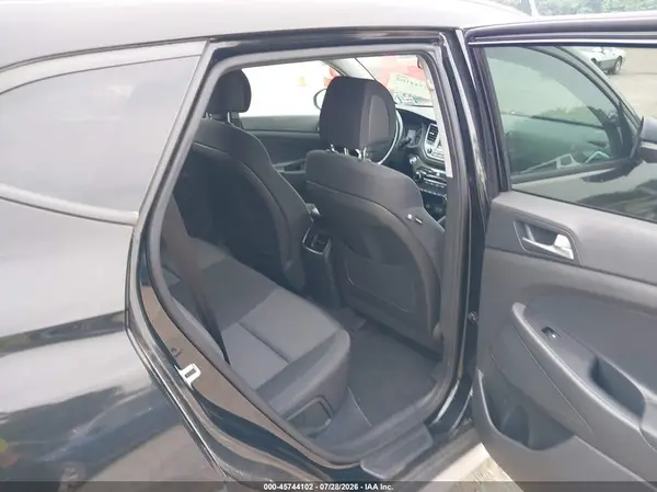 KM8J3CA22HU528894 2017 HYUNDAI TUCSON - Image 8