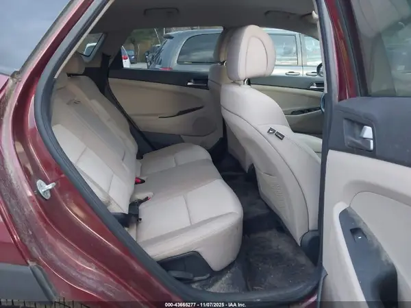KM8J3CA22HU531388 2017 HYUNDAI TUCSON - Image 8