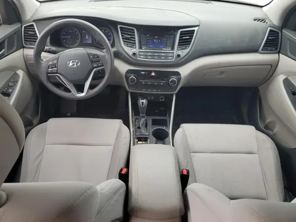 KM8J3CA22HU551480 2017 HYUNDAI TUCSON - Image 8