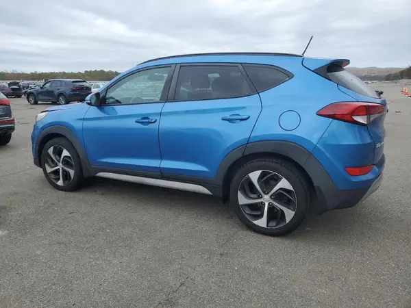 KM8J3CA22HU555495 2017 HYUNDAI TUCSON - Image 2