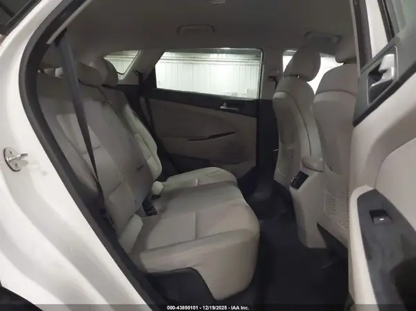KM8J3CA22HU562429 2017 HYUNDAI TUCSON - Image 8
