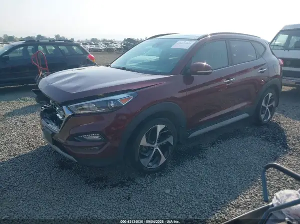 KM8J3CA22HU577271 2017 HYUNDAI TUCSON - Image 2