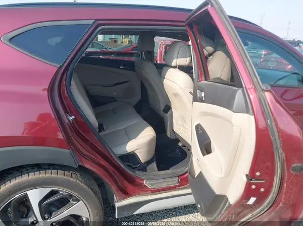 KM8J3CA22HU577271 2017 HYUNDAI TUCSON - Image 8