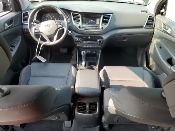 KM8J3CA22HU593504 2017 HYUNDAI TUCSON - Image 8