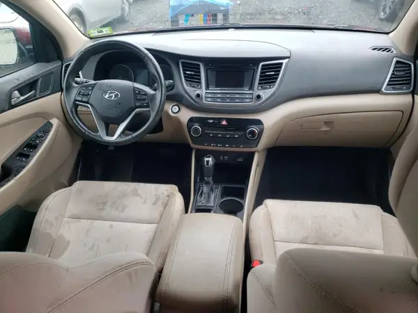 KM8J3CA22HU593857 2017 HYUNDAI TUCSON - Image 8