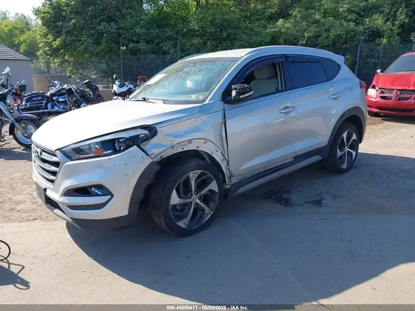 KM8J3CA22HU595964 2017 HYUNDAI TUCSON - Image 2