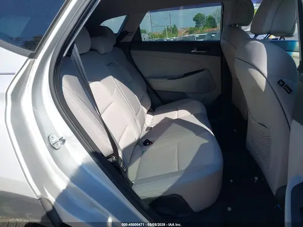 KM8J3CA22HU595964 2017 HYUNDAI TUCSON - Image 8