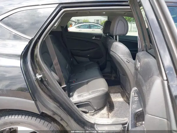 KM8J3CA22HU596158 2017 HYUNDAI TUCSON - Image 8