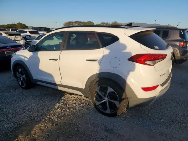 KM8J3CA22HU596757 2017 HYUNDAI TUCSON - Image 2