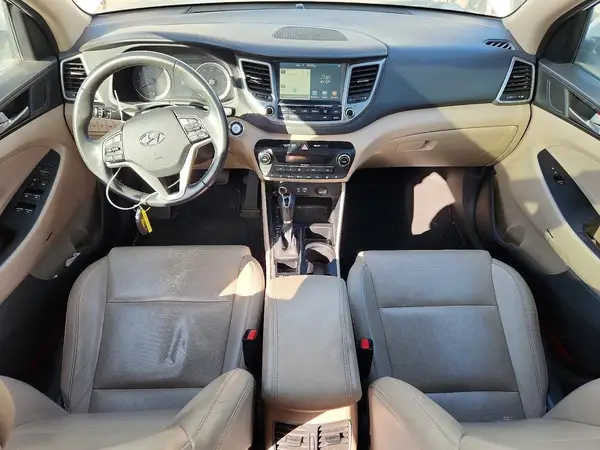 KM8J3CA22HU596757 2017 HYUNDAI TUCSON - Image 8