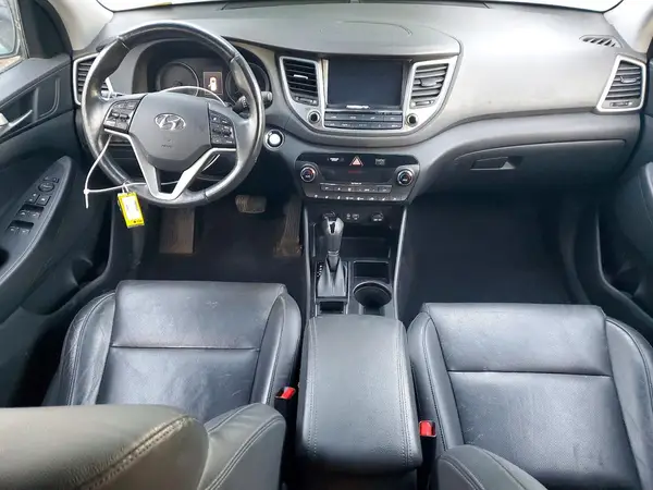 KM8J3CA22JU605897 2018 HYUNDAI TUCSON - Image 8