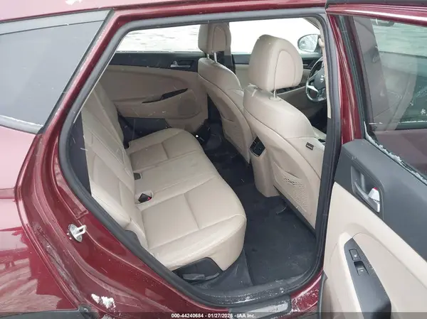 KM8J3CA22JU606287 2018 HYUNDAI TUCSON - Image 8