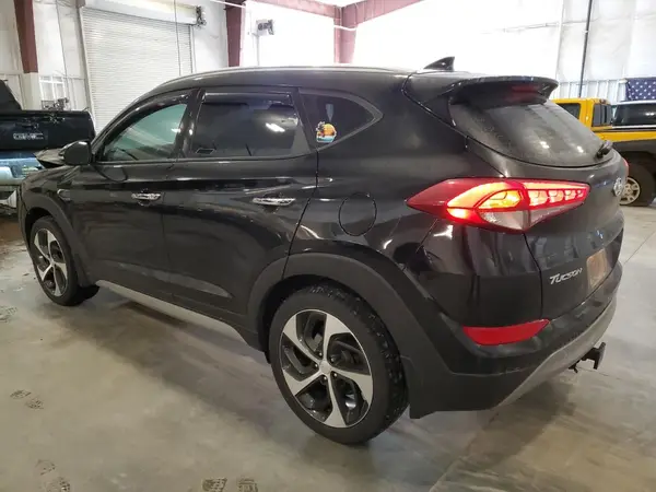KM8J3CA22JU623073 2018 HYUNDAI TUCSON - Image 2