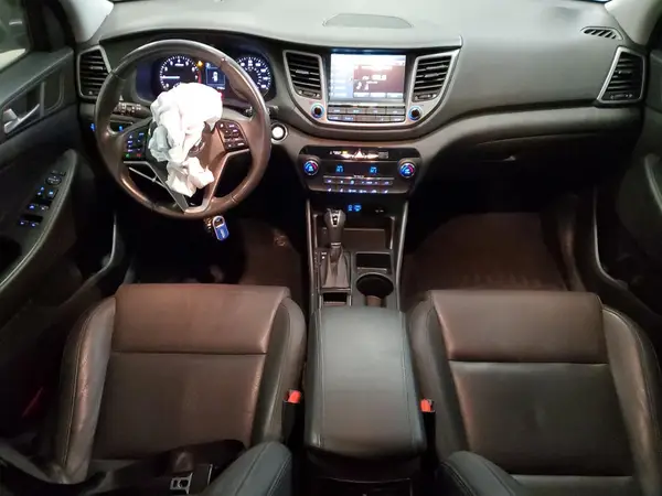 KM8J3CA22JU623073 2018 HYUNDAI TUCSON - Image 8