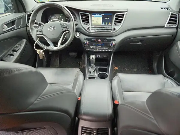 KM8J3CA22JU627382 2018 HYUNDAI TUCSON - Image 8