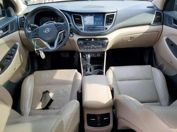 KM8J3CA22JU627530 2018 HYUNDAI TUCSON - Image 8