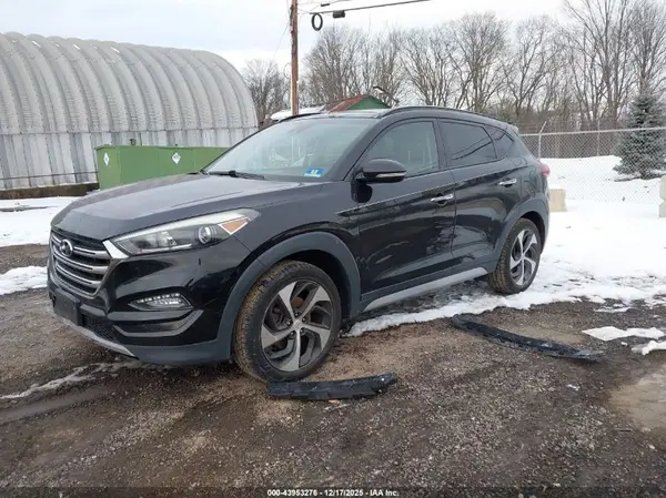 KM8J3CA22JU630489 2018 HYUNDAI TUCSON - Image 2
