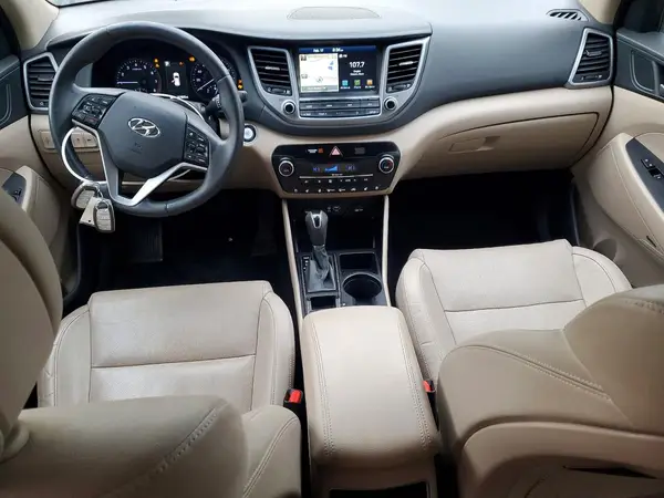 KM8J3CA22JU637863 2018 HYUNDAI TUCSON - Image 8