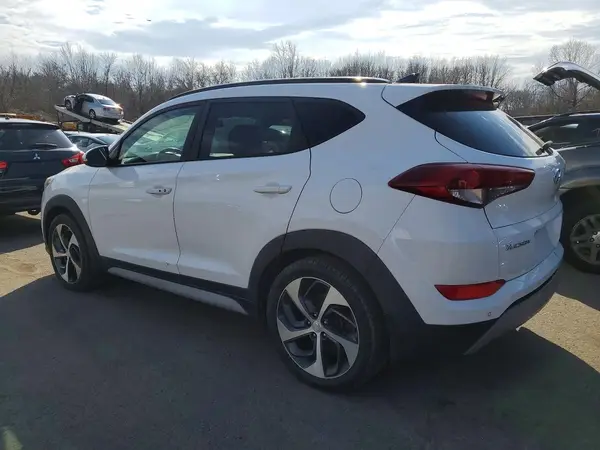 KM8J3CA22JU665887 2018 HYUNDAI TUCSON - Image 2