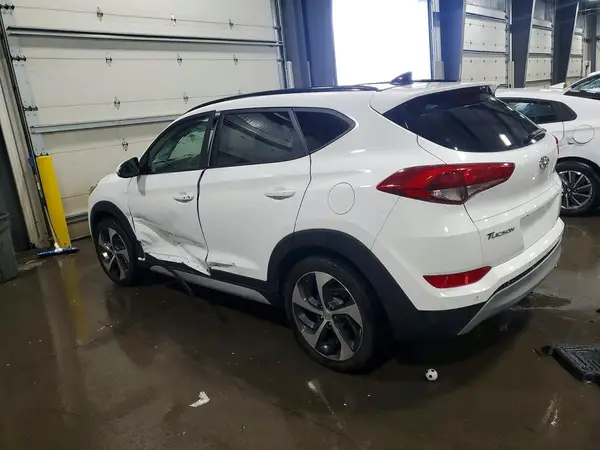 KM8J3CA22JU670507 2018 HYUNDAI TUCSON - Image 2