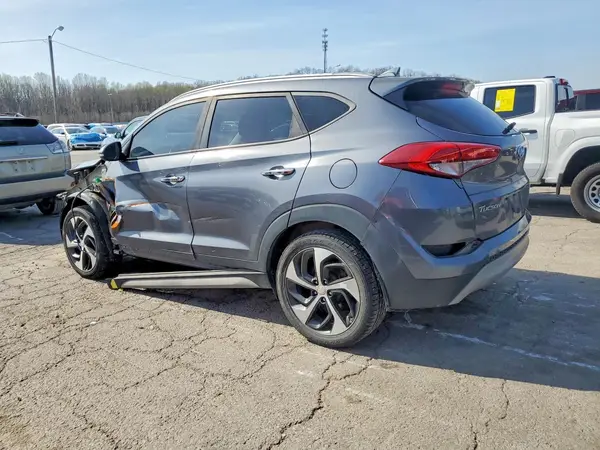 KM8J3CA22JU677649 2018 HYUNDAI TUCSON - Image 2